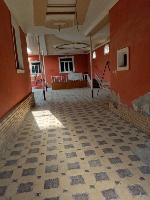 6 sotihli hovli uy sotiladi