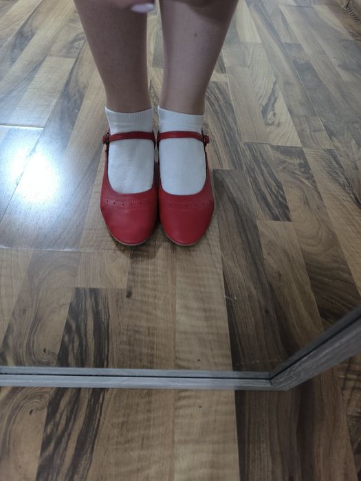 Vând pantofi pentru dans popular