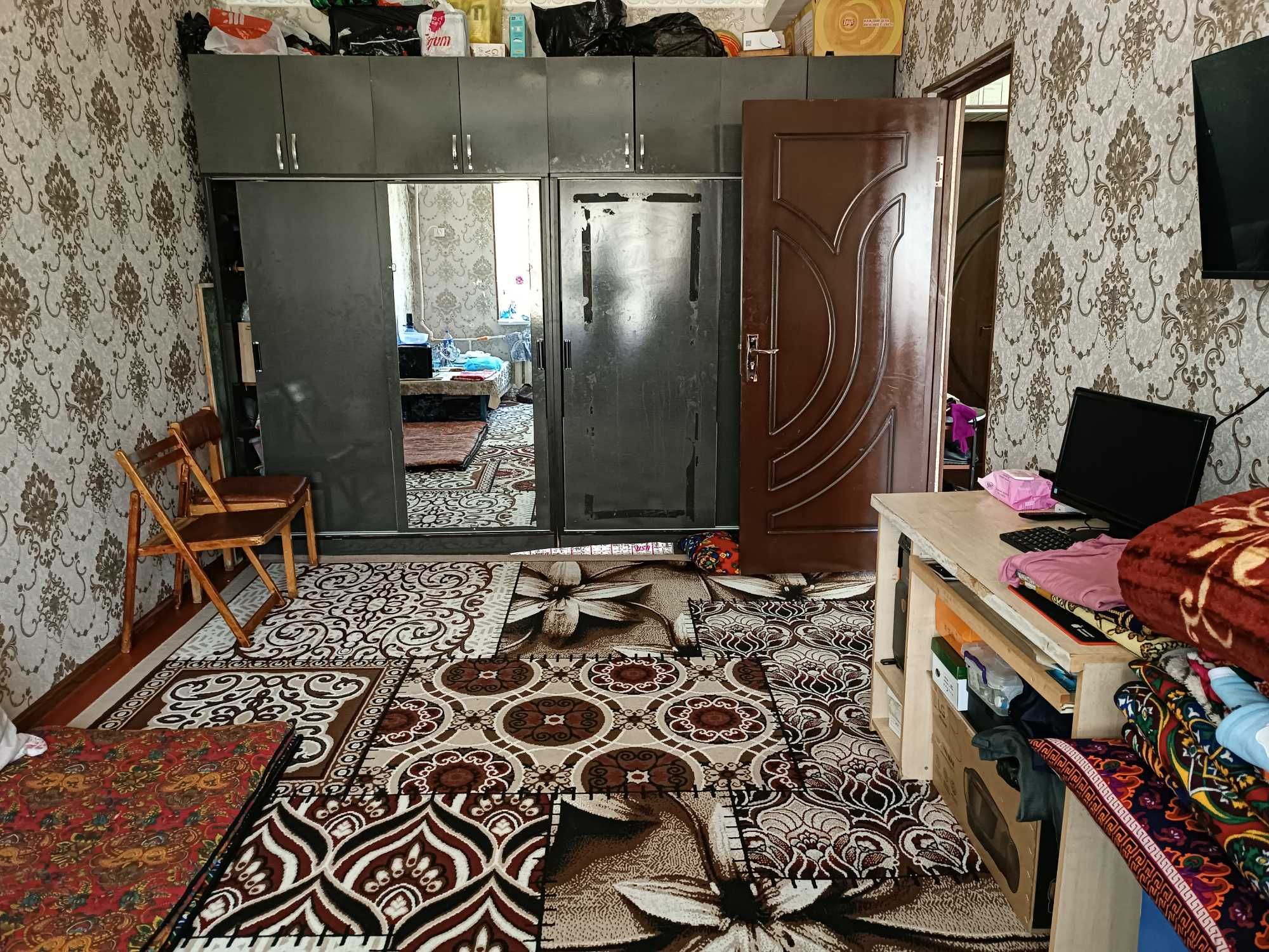 2 xona srochna sotiladi