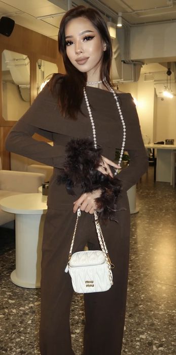 Кофточка шоколадного оттенка