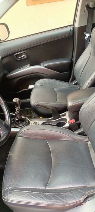 Vând Mitsubishi Outlander 4x4