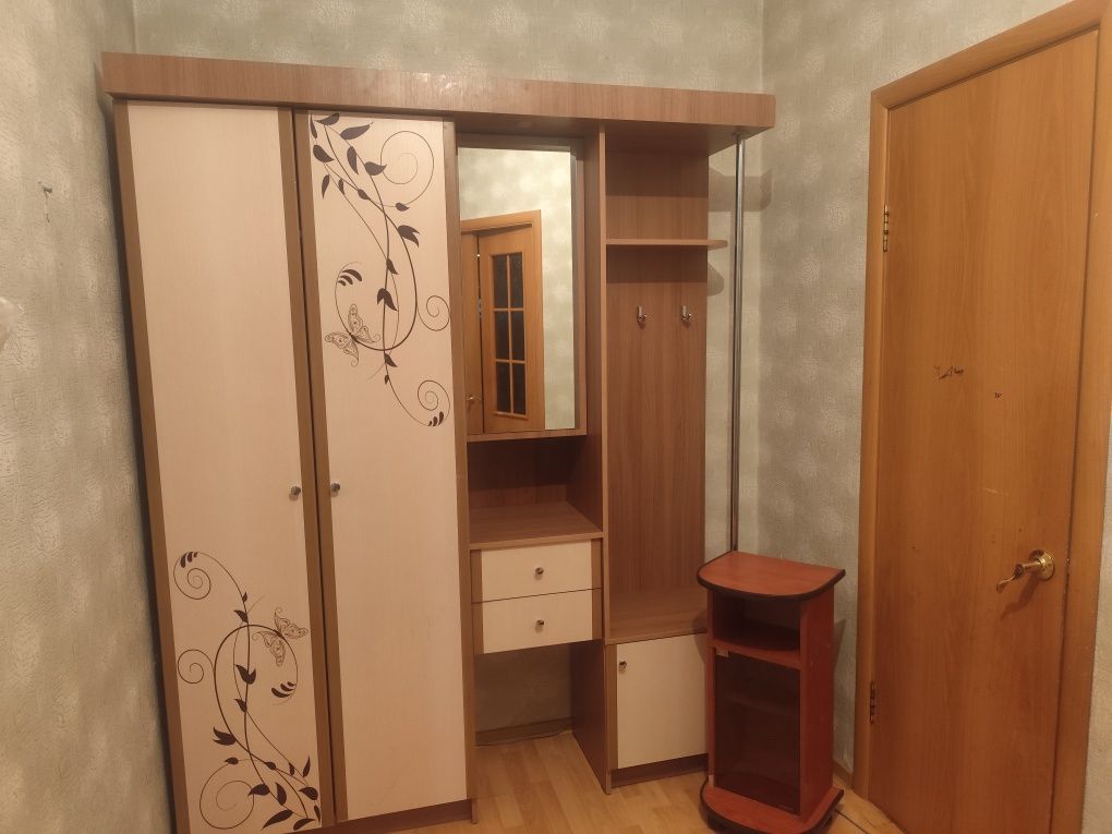 Продам прихожая шкаф