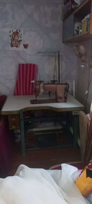 Продам швейную машину!