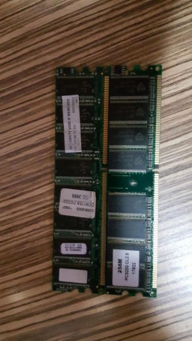 Vând module ram 1GB 512 MB DDR 400 PC3200,256 MB DDR 400