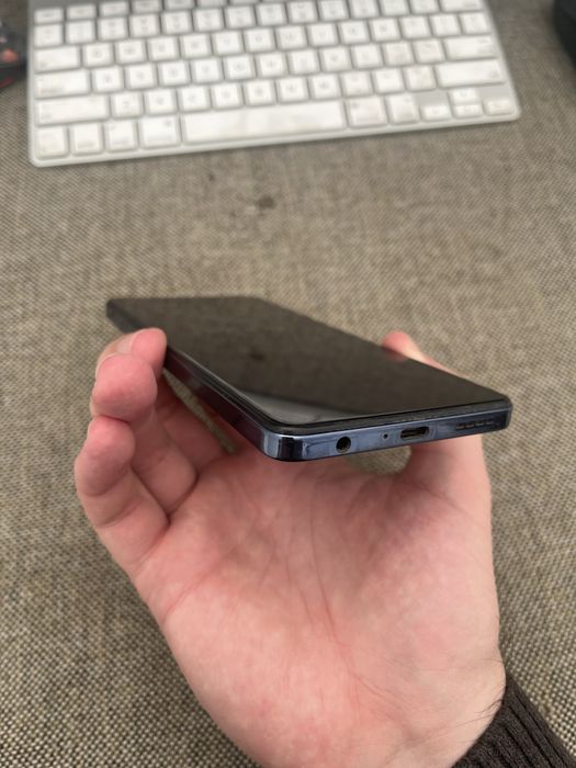 Infinix HOT 40 telefon