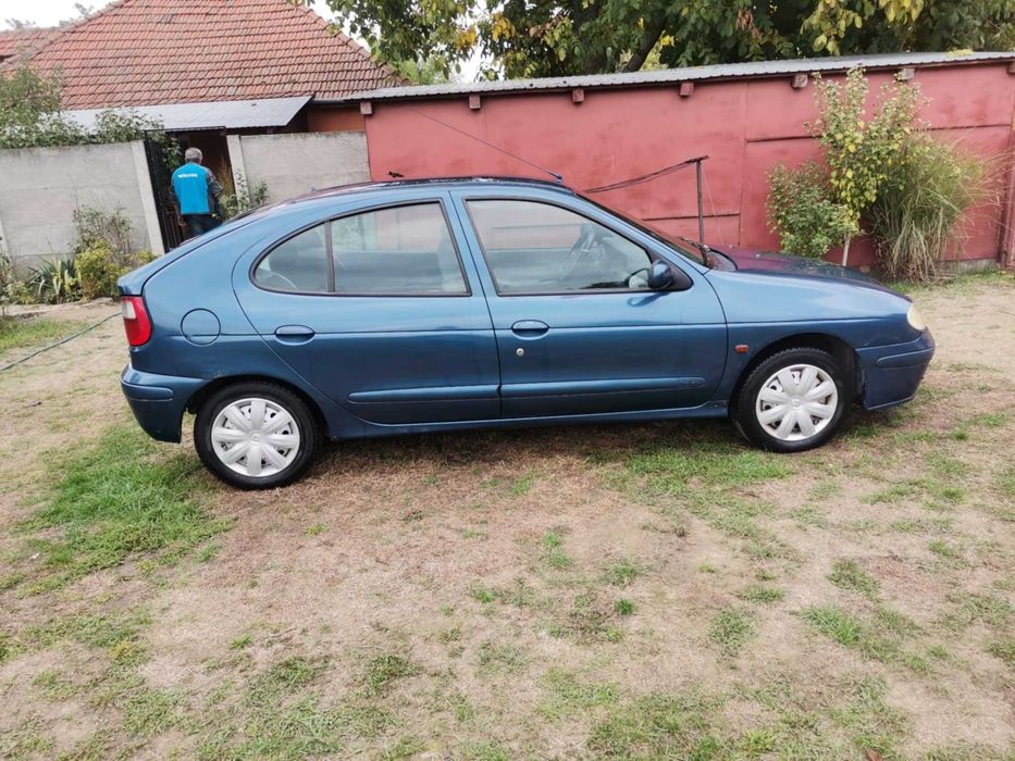 Vand Renault MEGANE Hatchback , Motor 1.4 l , Benzina 16V , An 2000