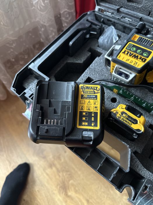 Laser DeWalt DCE089D1G-QW