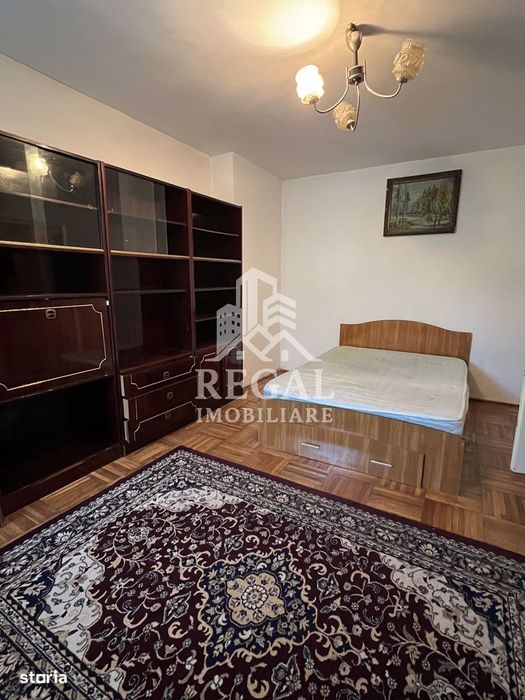 Apartament 1 cameră, central – balcon, parcare, 45 mp et 2/2