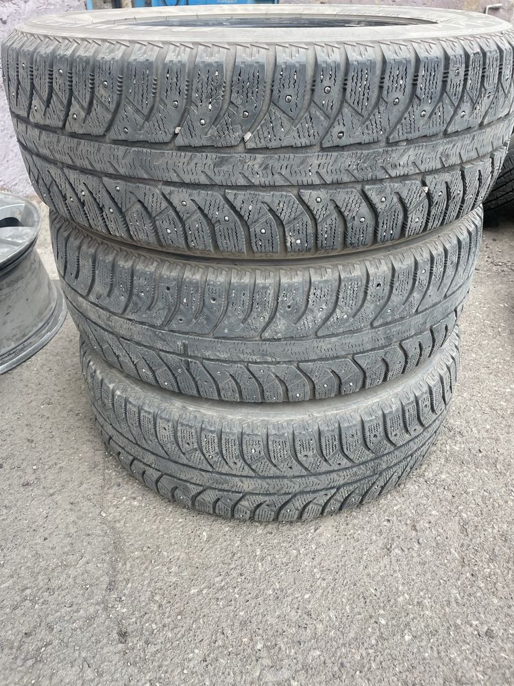 Продам зимние шины R17