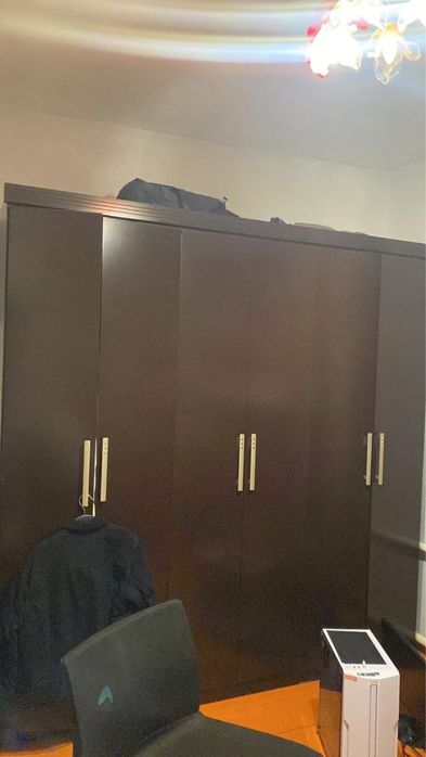 Шкаф и кровать в спальню