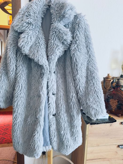 Страхотно синьо палто