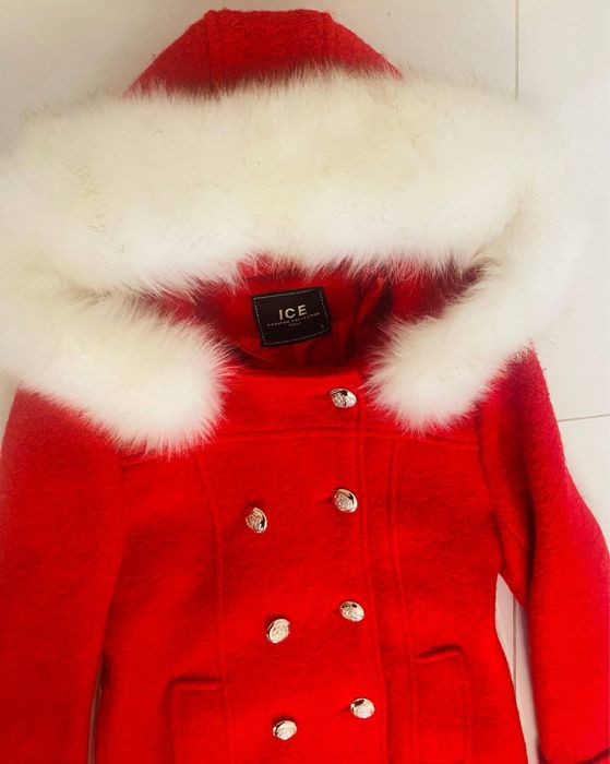 Pardesiu rosu de stofa cu blana matime S, M