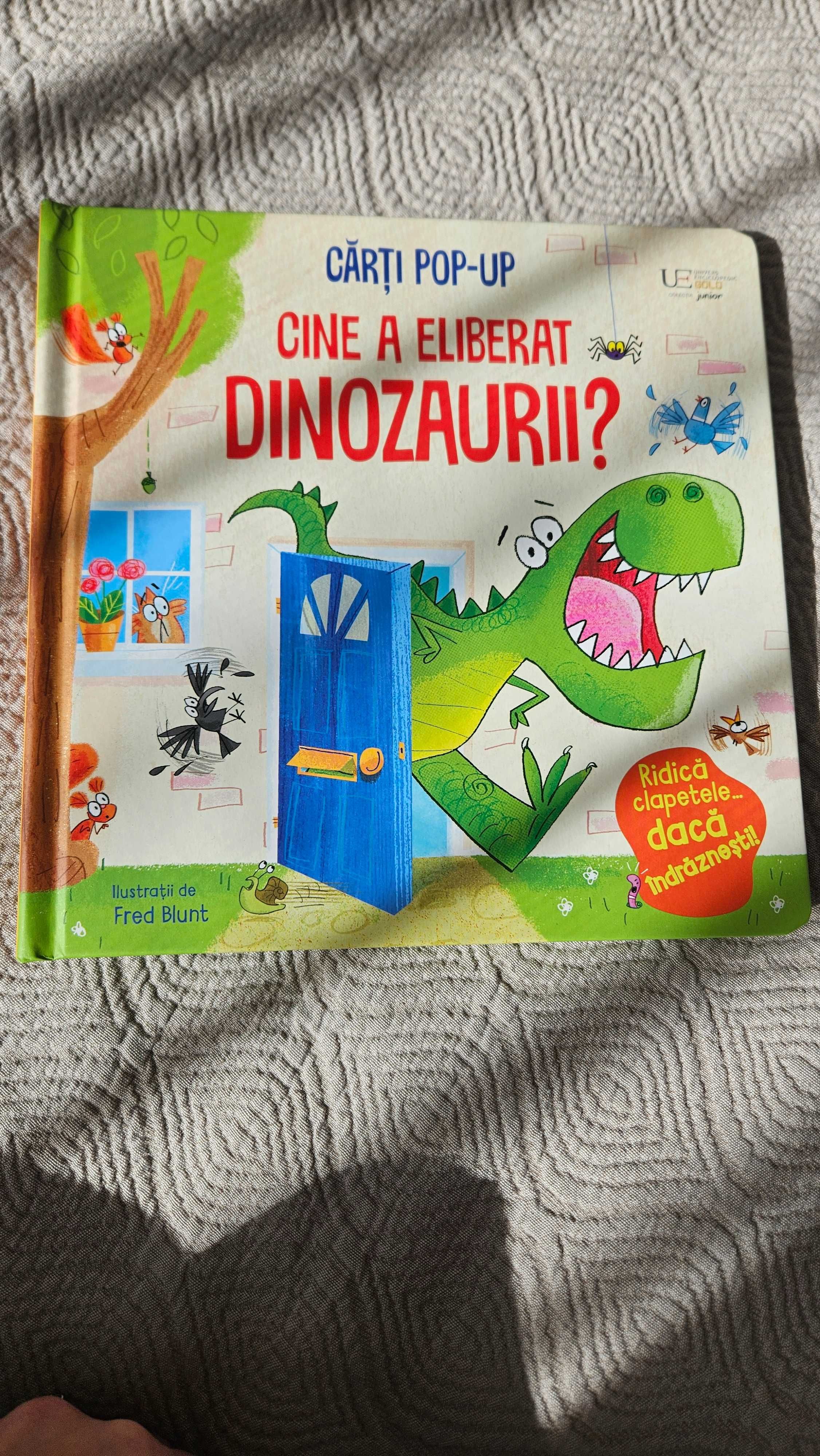 Carte  Pop-up" Cine a eliberat dinozaurii?"