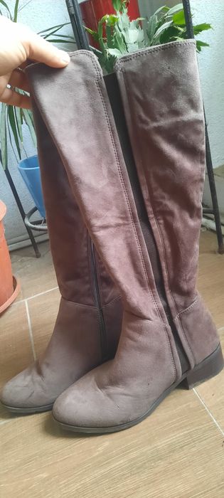 Велурени дамски бежави ботуши