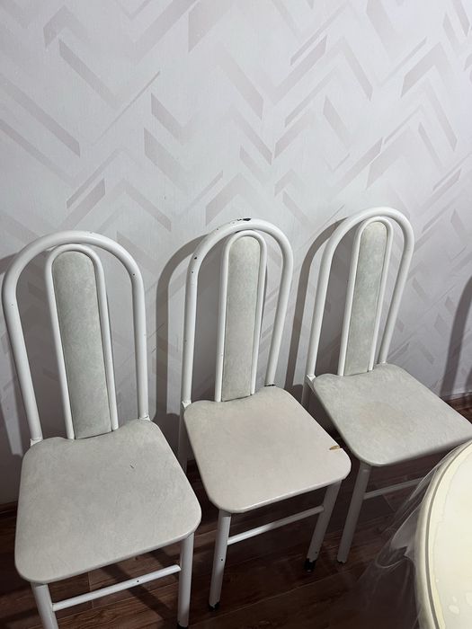 Продам стуля очень хорошом состояний 3 шт по 7 тысяч