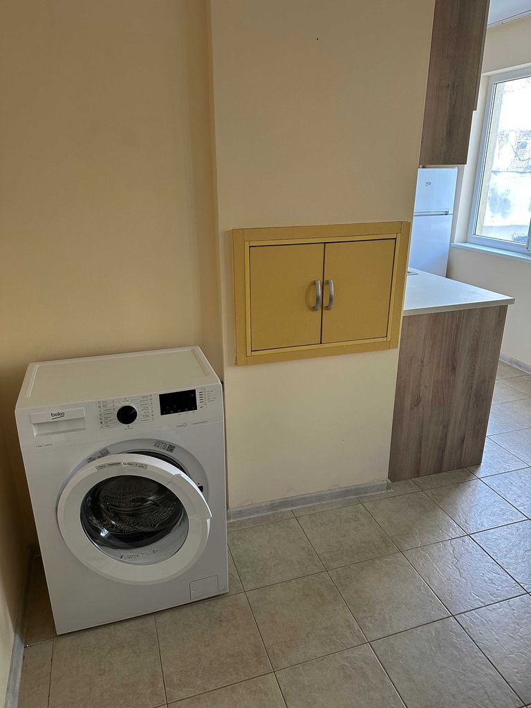 Дава се под наем Тристаен апартамент в Варна, Цветен квартал - 77 кв.м за 459 € - Снимка #2
