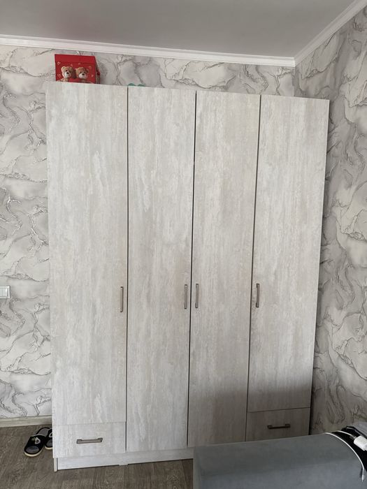 Продам шкаф срочно