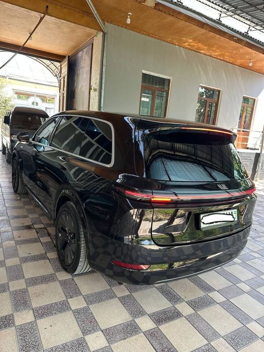 Lixiang L9 Max  yili 2023