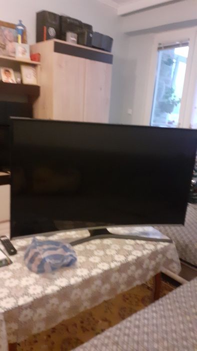 SAMSUNG телевизор 48 инча.