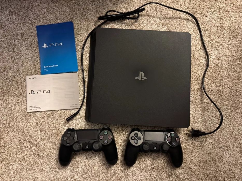 Vând ps4 slim 500gb