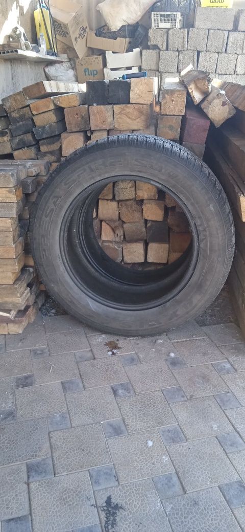 Зимние шины.255. 60R18
