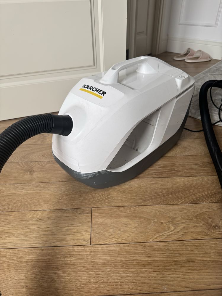Аквапылесос karcher в хоршем состоянии