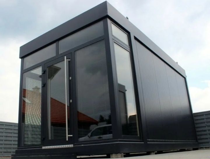 Торговый павильон из контейнера и металлаконструкции