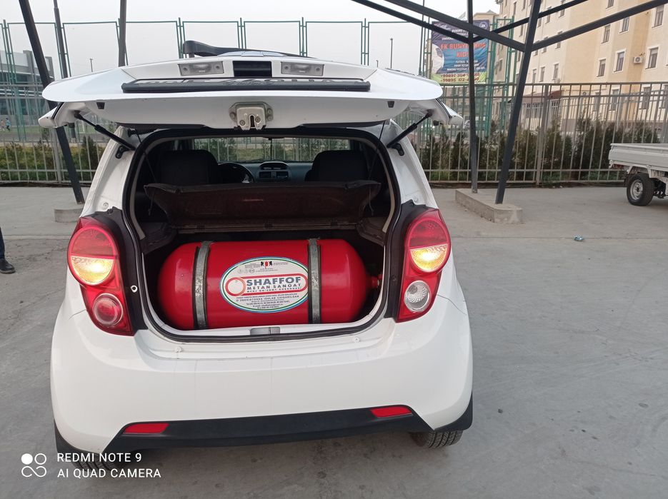 Moshina idiyalni xalotda kraska 1 ta eshikka