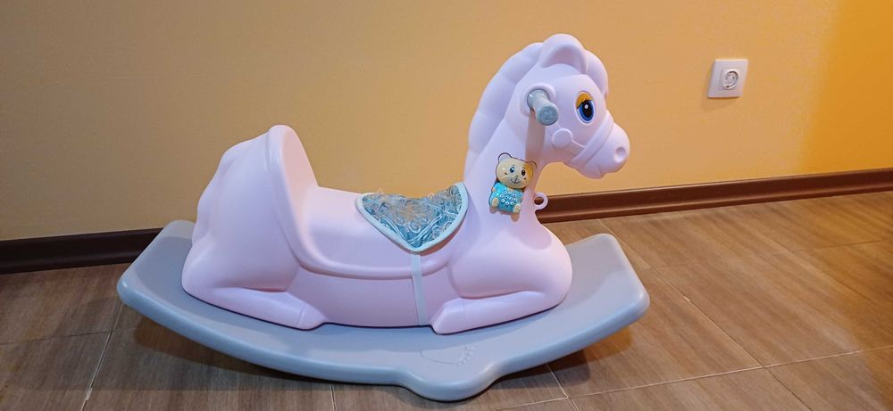 Moni люлка конче