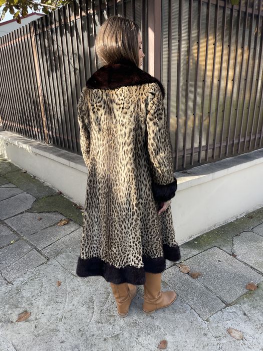 Haina cloche din blana naturala de ocelot