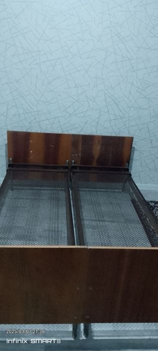 Кровать симли. Холати яхши 2та Бир хил