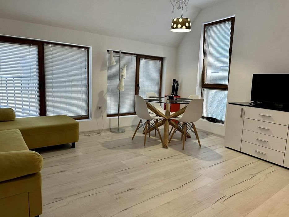 Двустаен апартамент, под наем, кв. Колхозен пазар