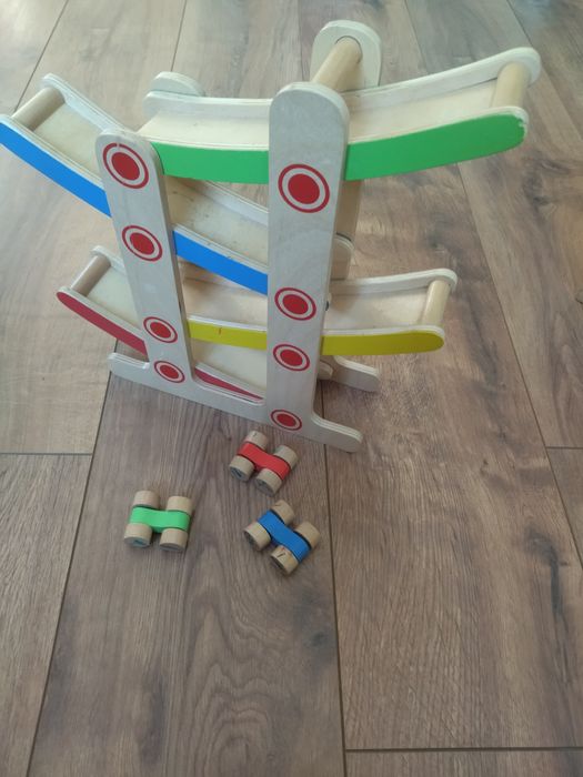 Монтесори дъска, дървени играчки