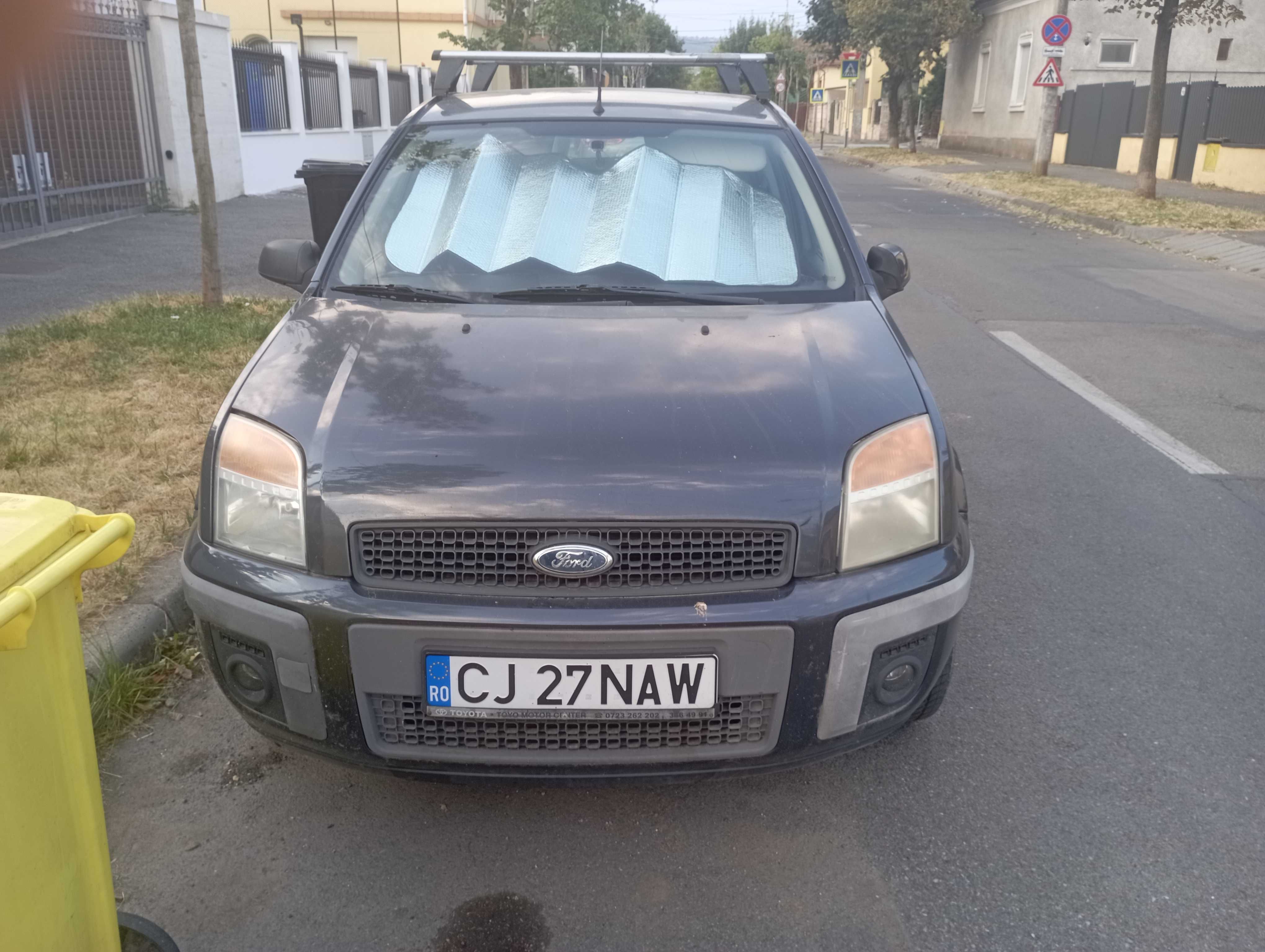 Vând Ford Fusion 1,4