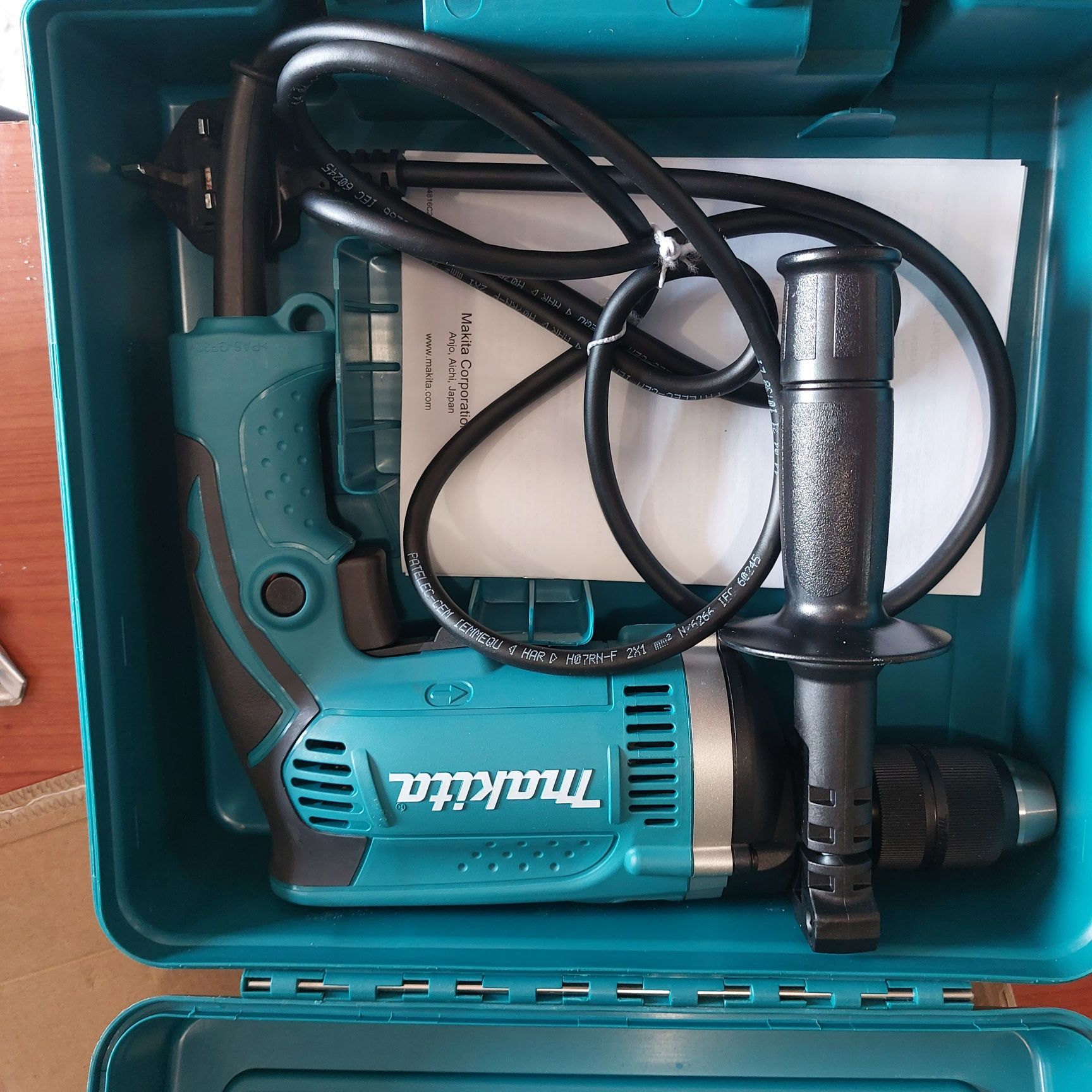 Makita HP1631K удърна бормашина Макита Нова