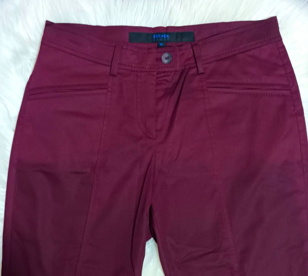 Pantaloni exclusivisti