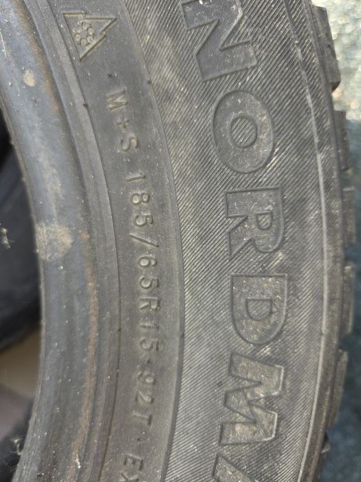 Продаётся шины зимние 185.65..R15