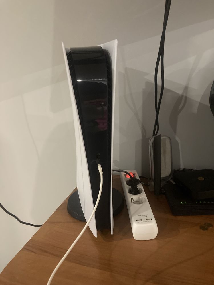 Продавам ps 5  600 лв‼️‼️‼️