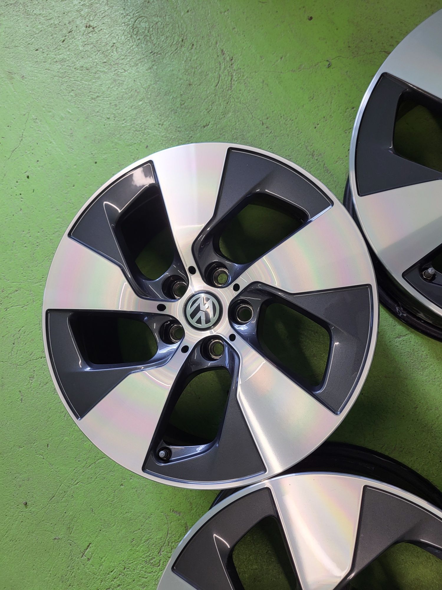 17 5x112 Vw Passat Touran Skoda Audi A4 A5 A6 5х112