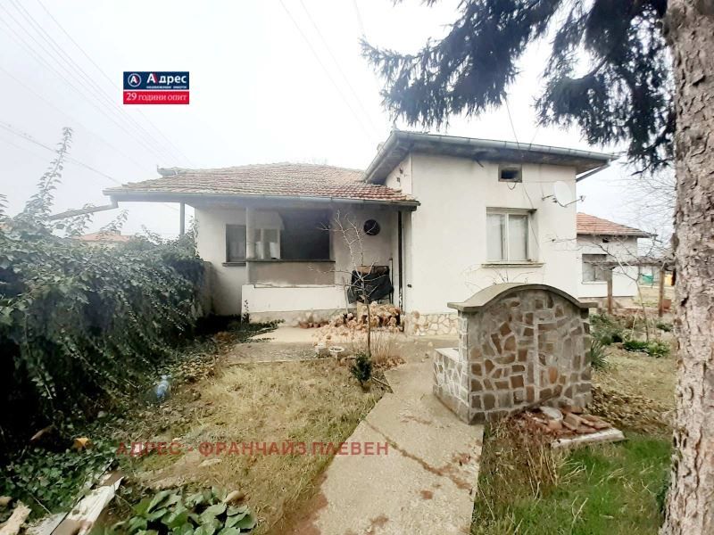 Къща в Плевен, област-с.Горни Дъбник площ 155 цена 75000