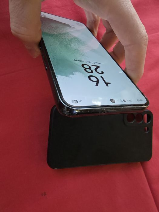 -Samsung S22, Negru, 128Gb, 8Ram, doar telefonul, stare foarte buna, s