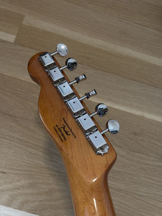 Vând chitara electrica fender squier telecaster cv 50s alb