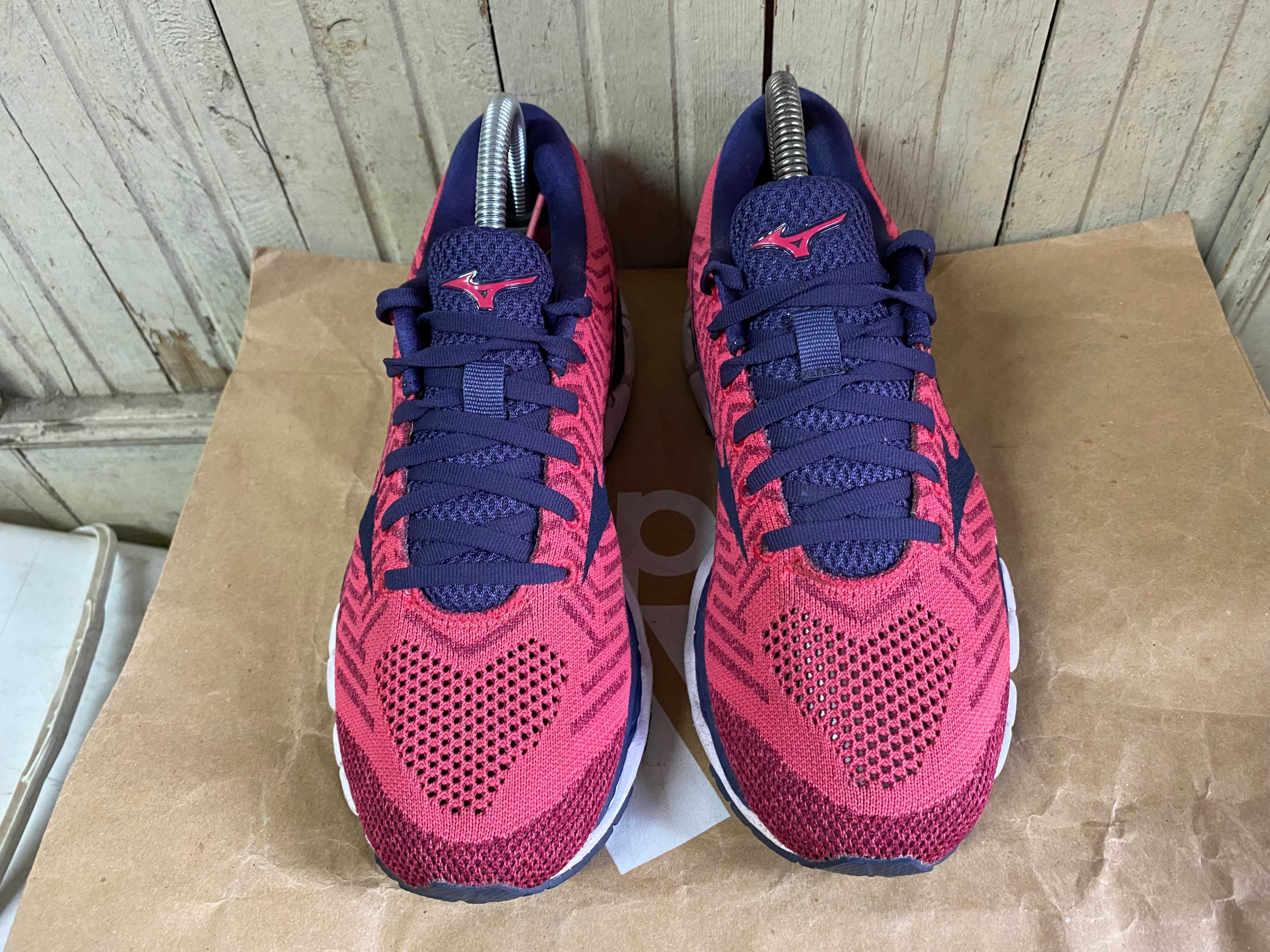 ''Mizuno Waveknit S1''оригинални маратонки 40 номер