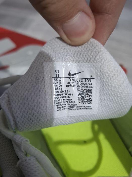 Nike TN Air Max Plus White Black Volt 

Изображенията