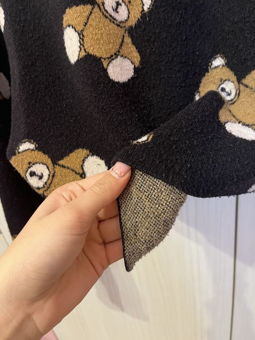 Блуза-половер на марката bershka