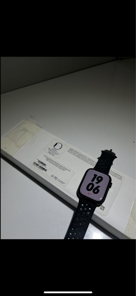 Продам Apple Watch 8 45mm