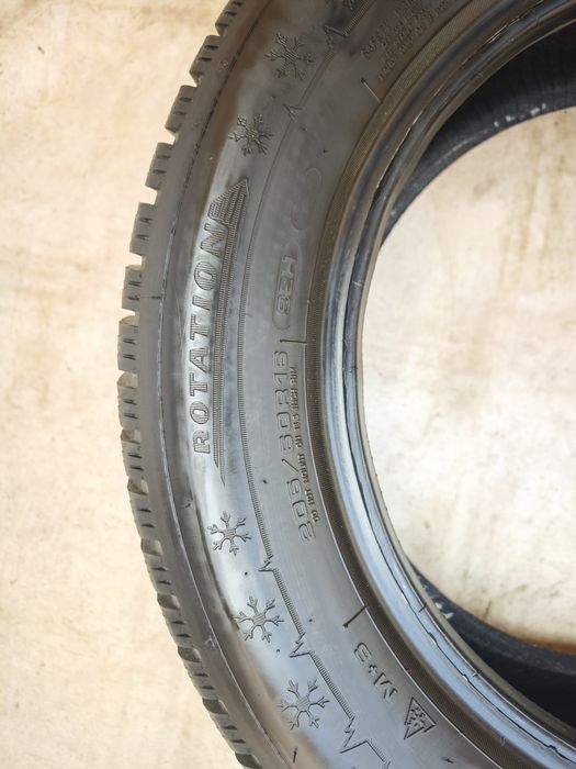 Anvelope 205/60/16 iarna Dunlop An 2023