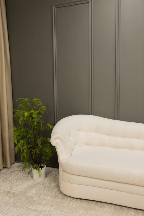 Продаётся белый диван в стиле тедди