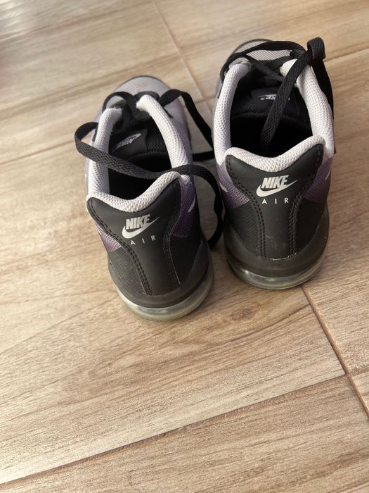 Маратонки Nike 37,5 номер