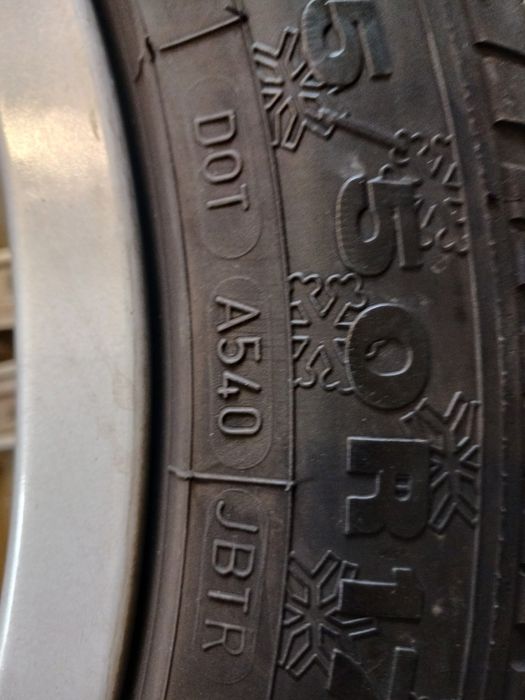 Vând roti Audi 225/50/17. MS
